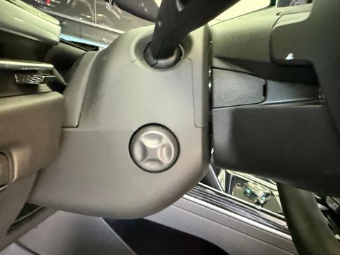 Used 2025 Cadillac Escalade Sport w/ LPO, Floor Liner Package AWD/4WD image 15