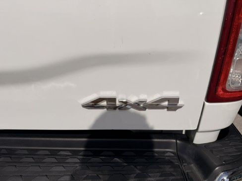 Used 2022 RAM 2500 Tradesman w/ Chrome Appearance Group AWD/4WD image 16