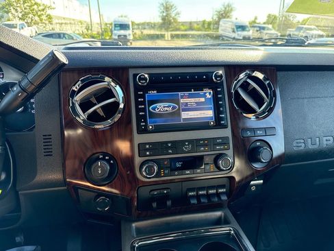 Used 2011 Ford F350 Lariat w/ Lariat Interior Pkg image 21
