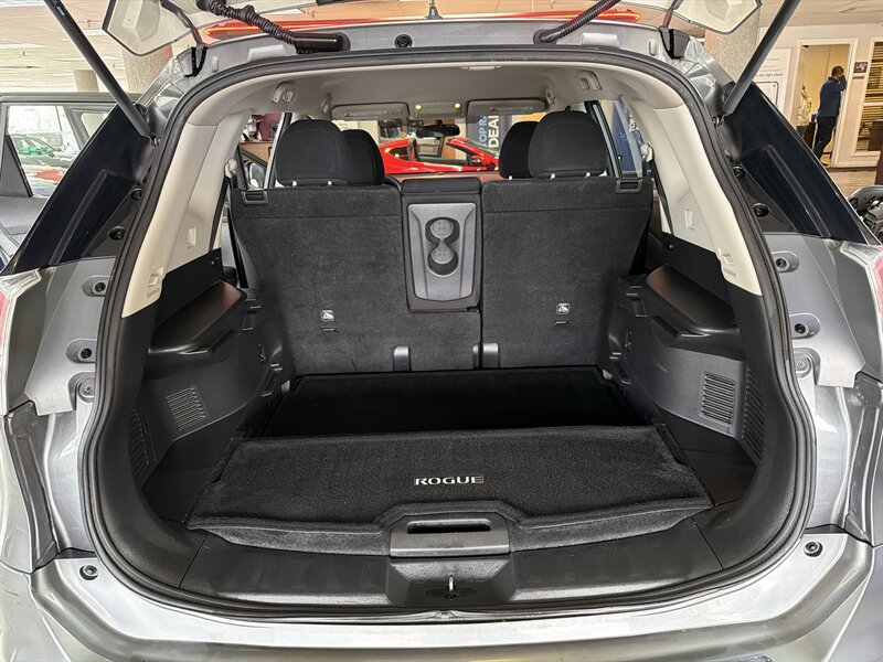 Used 2016 Nissan Rogue S FWD image 26