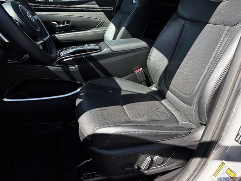 Certified 2024 Hyundai Tucson Limited AWD/4WD image 11