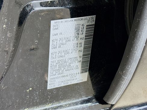 Used 2024 Nissan Frontier SL w/ Technology Package image 38