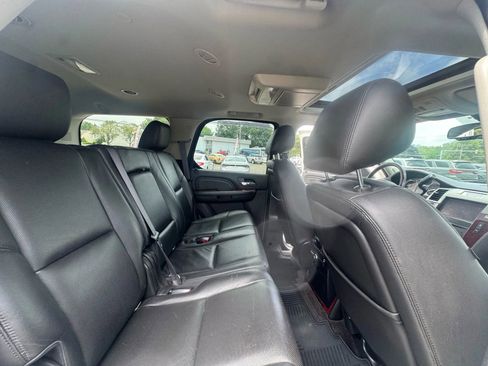 Used 2014 Cadillac Escalade Luxury image 13