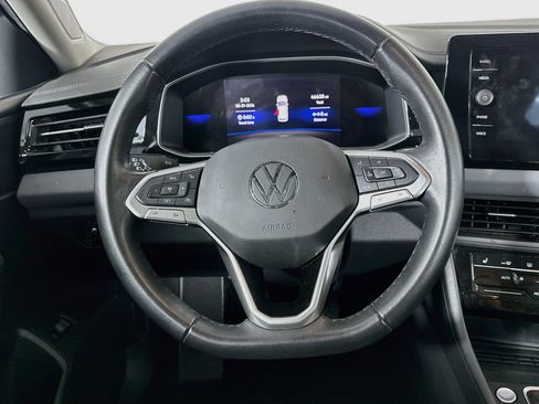 Used 2025 Volkswagen Jetta SE FWD image 18