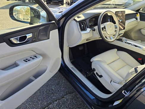 New 2026 Volvo XC60 T8 Ultra w/ Protection Package Premier image 19