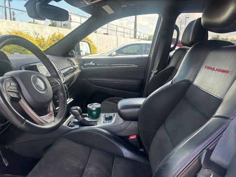 Used 2019 Jeep Grand Cherokee Trailhawk AWD/4WD image 4