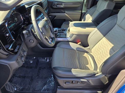 Used 2023 Chevrolet Silverado 1500 ZR2 w/ Technology Package AWD/4WD image 10