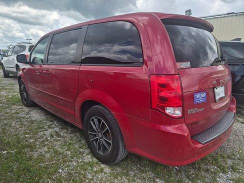Used 2016 Dodge Grand Caravan SXT FWD image 4