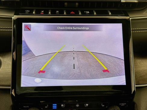 Used 2023 Jeep Grand Cherokee L Overland AWD/4WD image 17