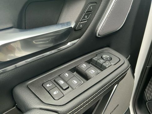 New 2026 RAM 1500 Laramie AWD/4WD image 29