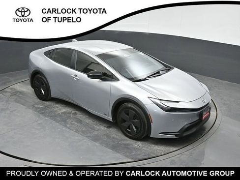 Used 2024 Toyota Prius XLE image 32