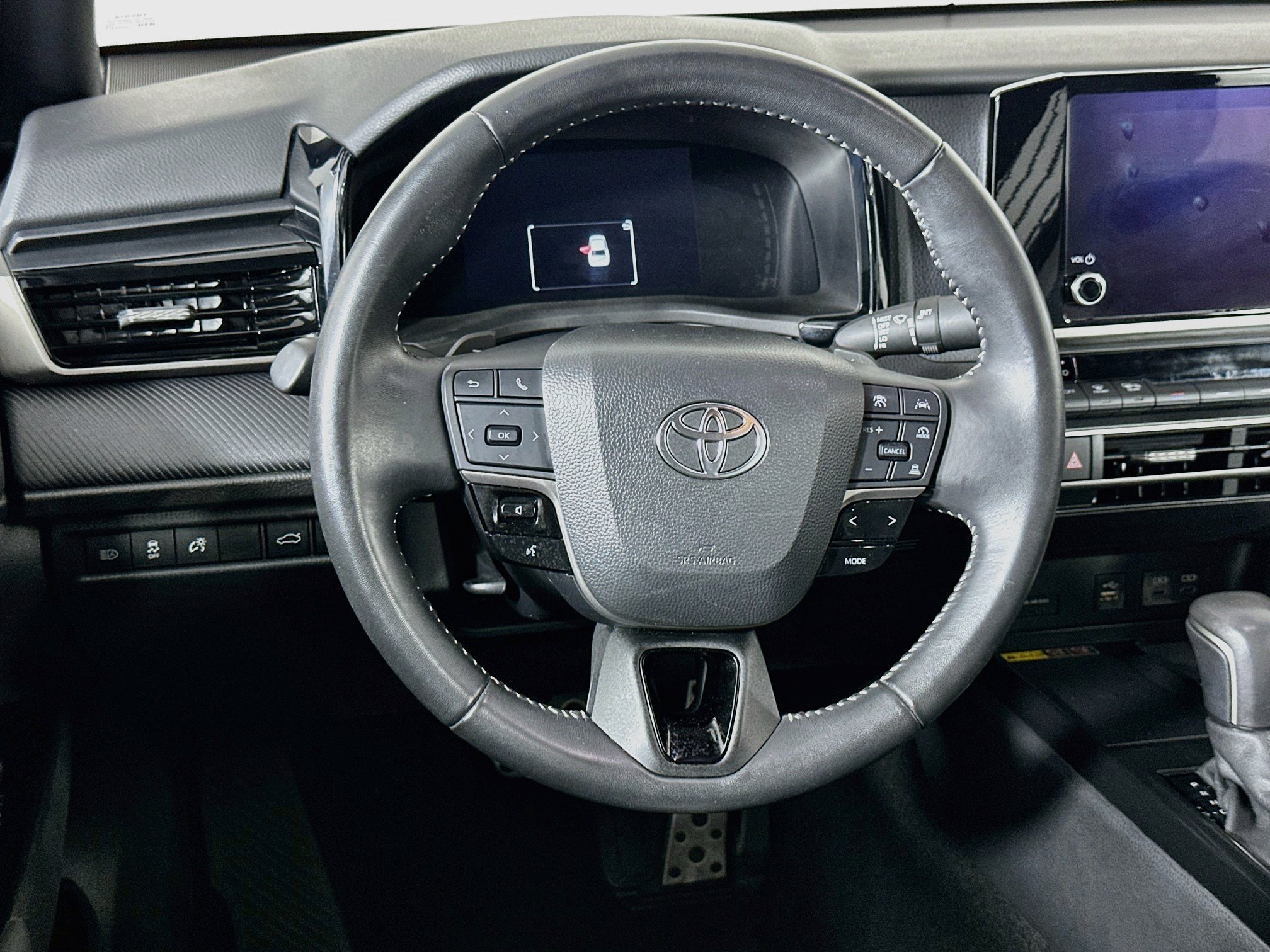 Used 2025 Toyota Camry SE FWD image 18