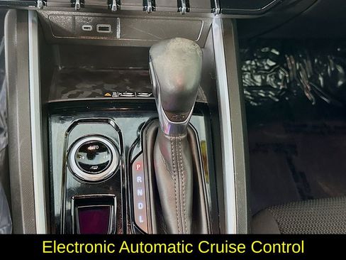 Used 2023 Chevrolet Colorado LT w/ LT Convenience Package II image 23