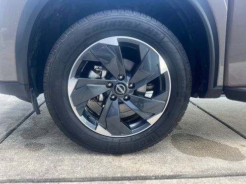 Certified 2025 Nissan Rogue SV AWD/4WD image 28