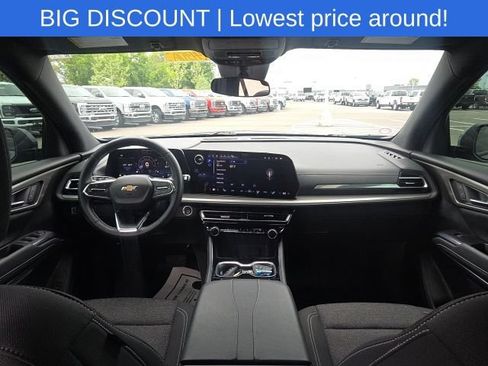 Used 2024 Chevrolet Traverse LT w/ LPO, Floor Liner Package FWD image 21