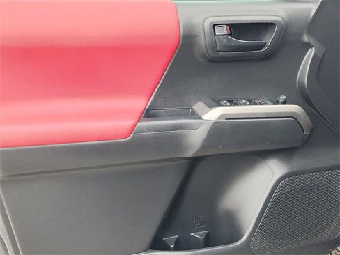 Used 2022 Toyota Tacoma SR5 image 22