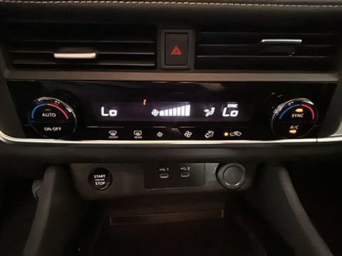 Certified 2026 Nissan Rogue SV AWD/4WD image 22