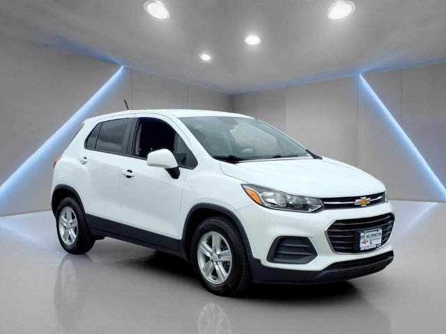 Used 2021 Chevrolet Trax LS w/ Tint and Cruise Package FWD image 1