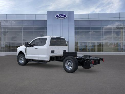 New 2025 Ford F350 XL w/ XL Chrome Package image 4
