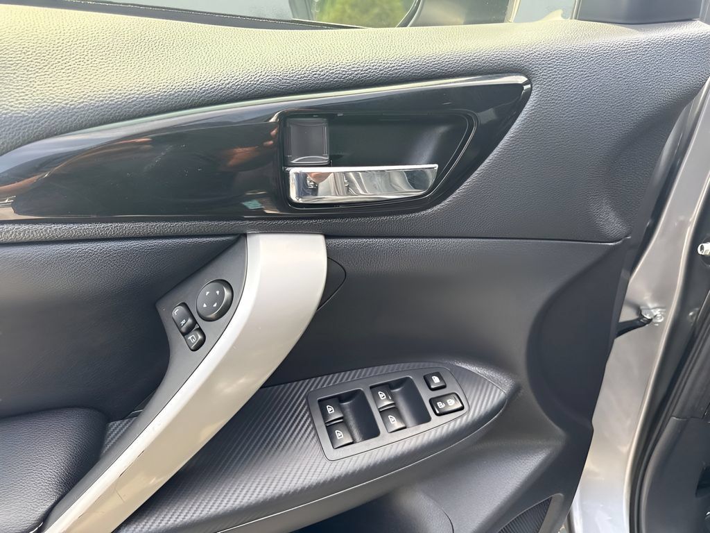 Used 2024 Mitsubishi Eclipse Cross SEL AWD/4WD image 18