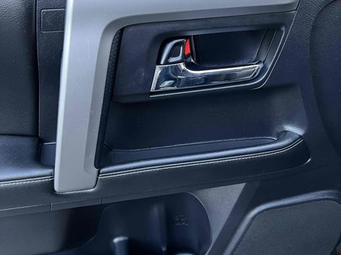 Used 2014 Toyota 4Runner SR5 image 62