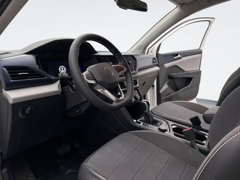 Used 2023 Volkswagen Taos SE image 10