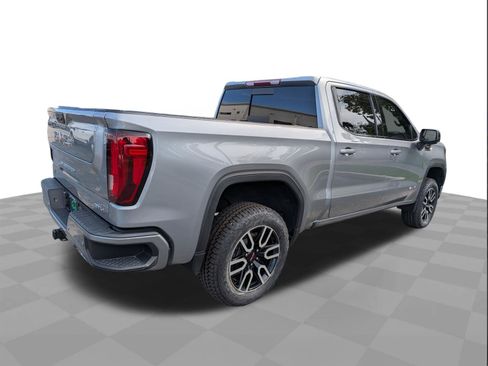 Used 2023 GMC Sierra 1500 AT4 w/ AT4 Premium Package AWD/4WD image 4