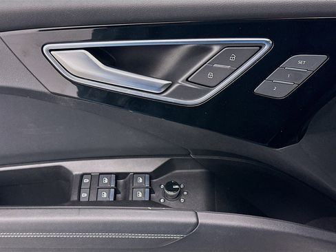 Used 2022 Audi Q4 e-tron Prestige image 15