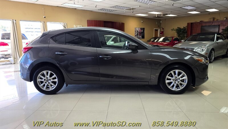 Used 2018 MAZDA MAZDA3 Sport FWD image 5