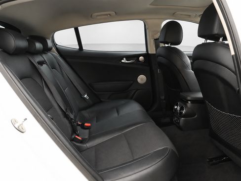 Used 2019 Kia Stinger Premium RWD image 14