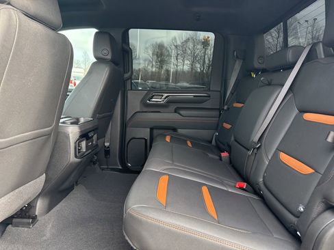 Used 2024 GMC Sierra 2500 AT4 w/ AT4 Preferred Package image 12