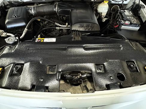 Used 2014 RAM 1500 Express RWD image 15