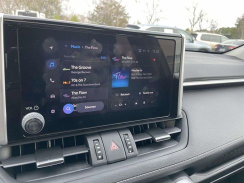 Used 2023 Toyota RAV4 XLE Premium image 40