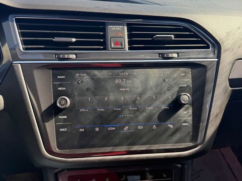Used 2022 Volkswagen Tiguan SE image 36