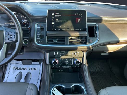 Used 2022 GMC Yukon XL SLT w/ SLT Premium Package image 11