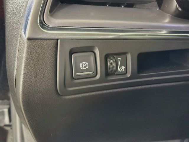 Used 2019 Cadillac XT5 Premium Luxury FWD image 12