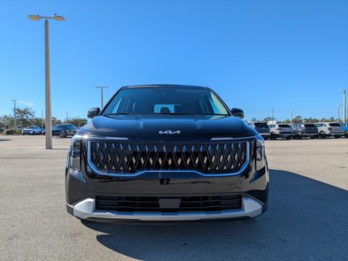 New 2026 Kia Carnival LXS image 3