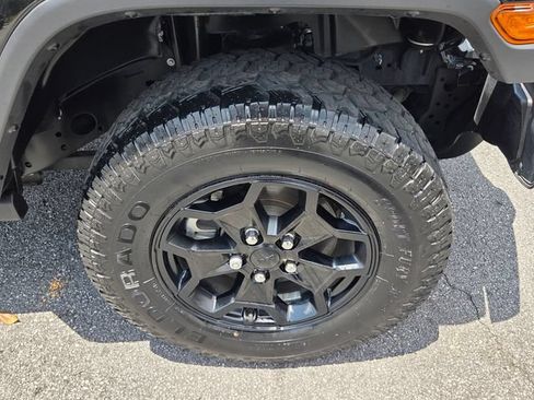 Used 2022 Jeep Gladiator Sport AWD/4WD image 11