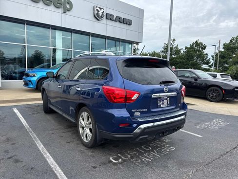Used 2018 Nissan Pathfinder SL w/ SL Premium Package FWD image 9