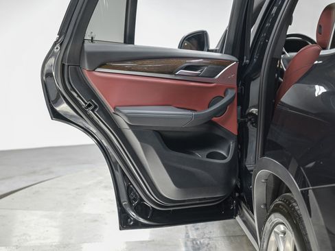 Used 2023 BMW X4 xDrive30i w/ Premium Package image 25