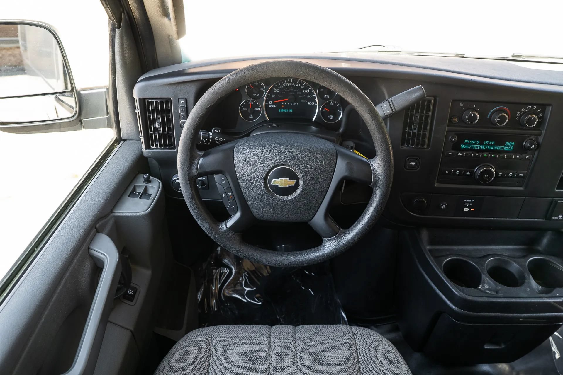 Used 2016 Chevrolet Express 2500 Extended RWD image 23