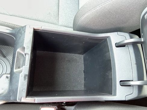 Used 2025 Kia K4 LXS image 41