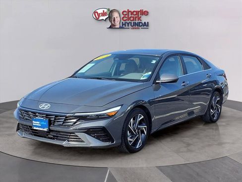 Used 2024 Hyundai Elantra SEL w/ Convenience Package image 1