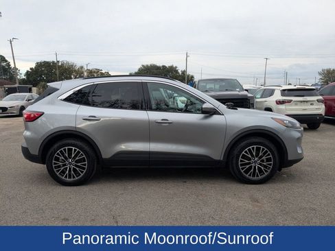 Certified 2022 Ford Escape SEL w/ Technology Package image 3