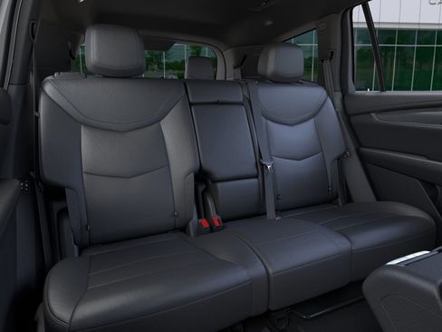 Used 2025 Cadillac XT6 Luxury image 17