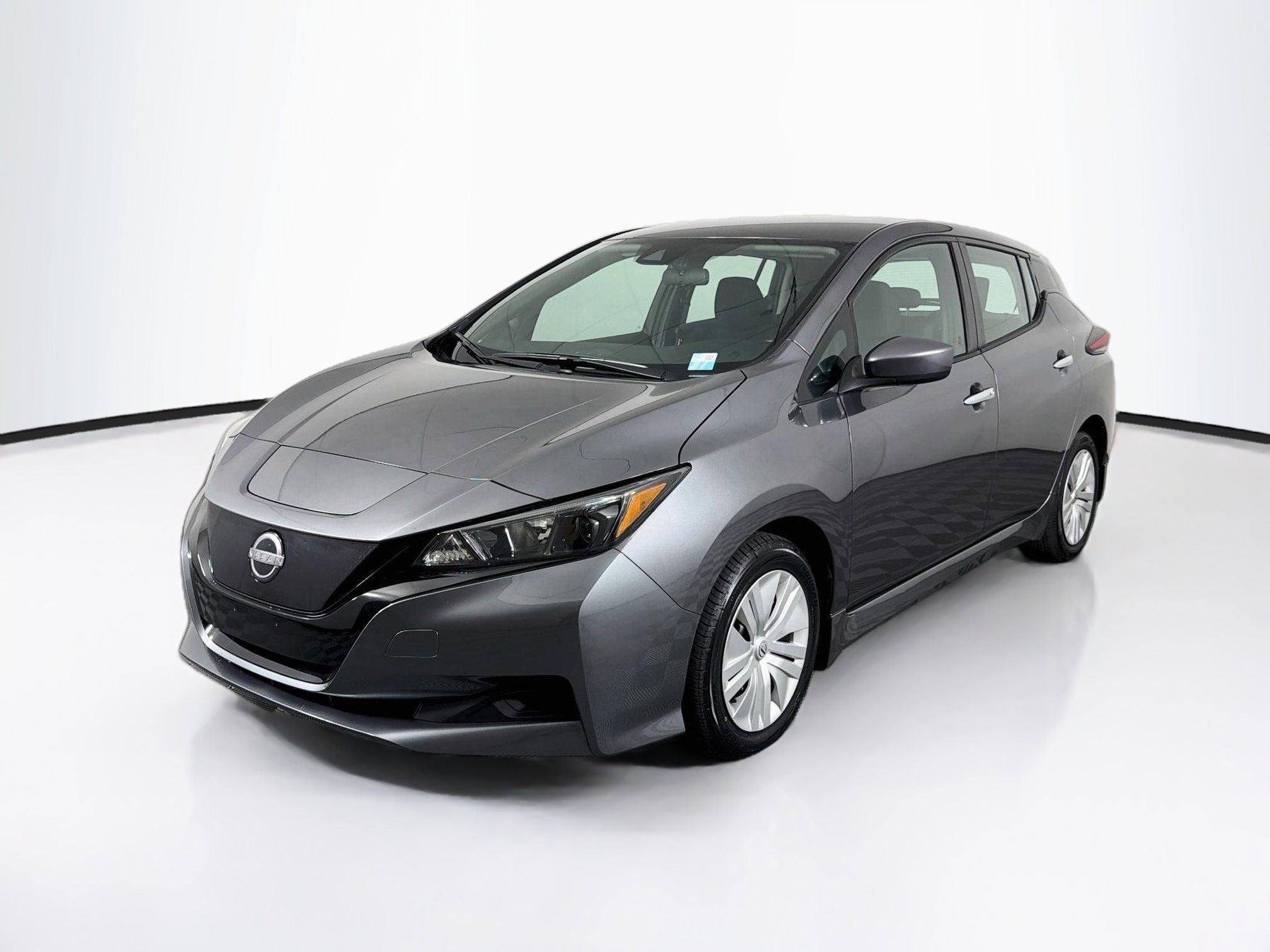 Used 2025 Nissan Leaf S FWD image 3