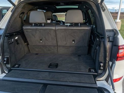 Used 2022 BMW X7 M50i w/ Dynamic Handling Package image 19