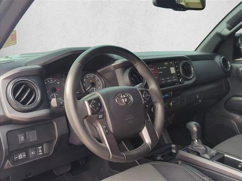 Used 2022 Toyota Tacoma TRD Sport w/ Technology Package RWD image 8