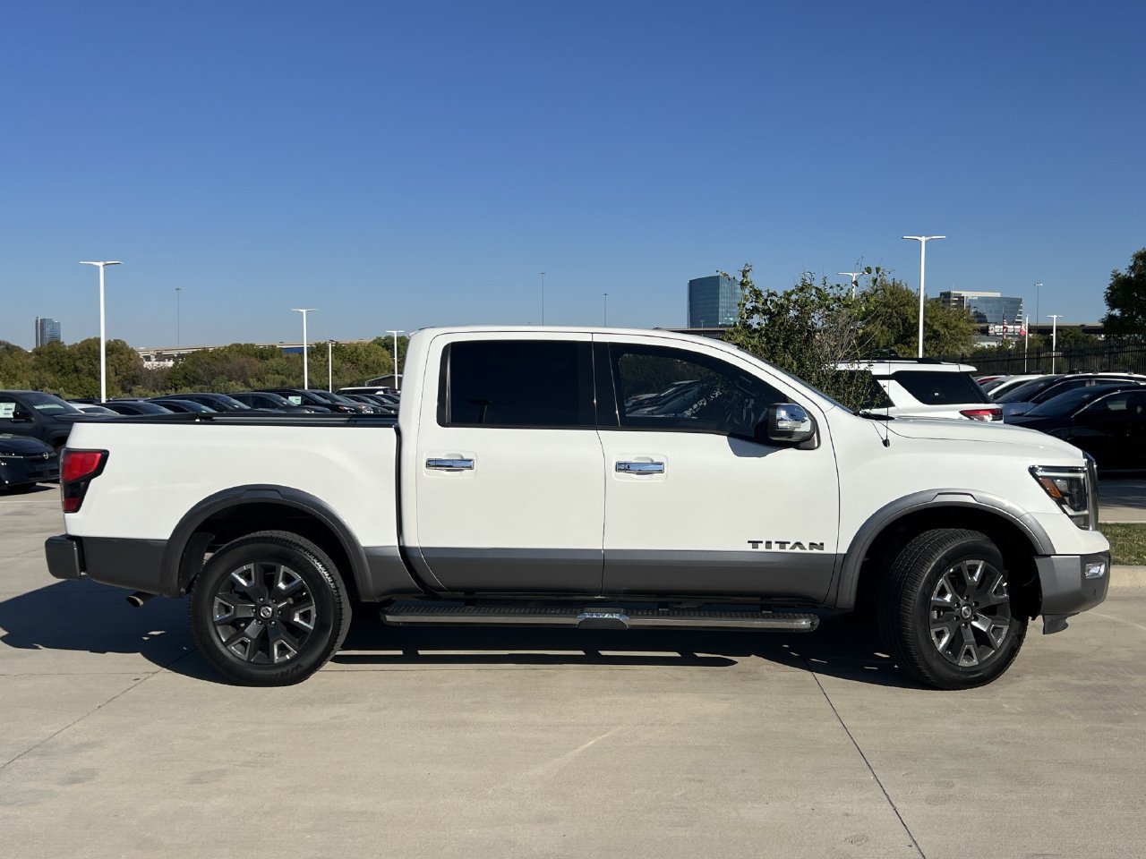 Used 2021 Nissan Titan Platinum Reserve w/ Moonroof Package AWD/4WD image 3