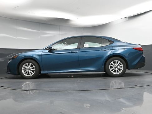 Certified 2025 Toyota Camry LE w/ Convenience Package image 30